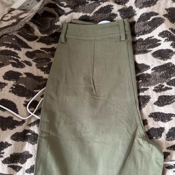 Petal & Pup - Lawrence Pant - Olive Green - Wide Leg Pant - Picture 3 of 5